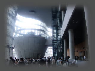 国立新美術館